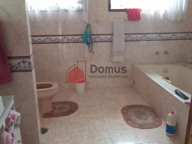 Casa à venda, no bairro Jardim Residencial Doutor Lessa em Pindamonhangaba