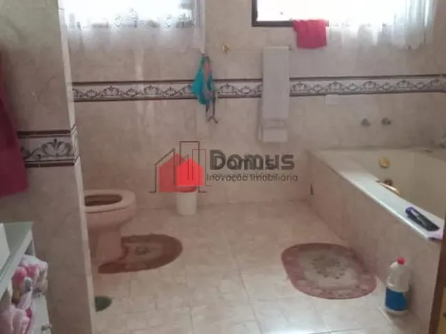 Casa à venda, no bairro Jardim Residencial Doutor Lessa em Pindamonhangaba