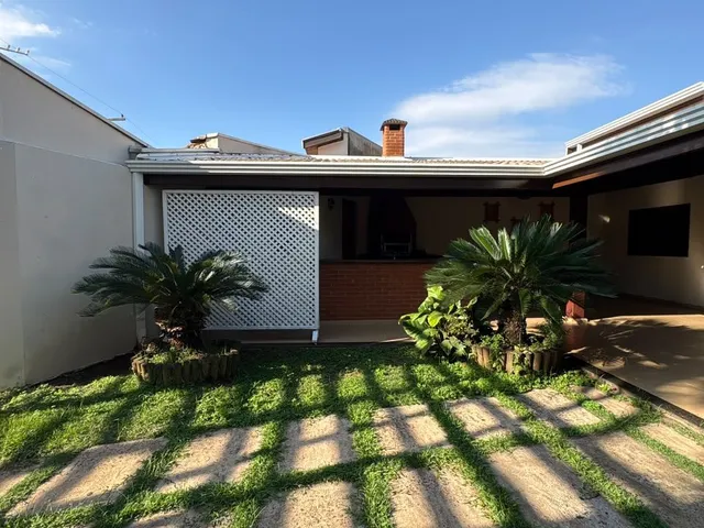 Casa 3 quartos e 2 banheiros, para alugar, no bairro Parque Novo Mundo em Americana