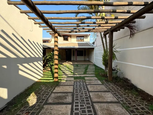 Casa 3 quartos e 2 banheiros, para alugar, no bairro Parque Novo Mundo em Americana
