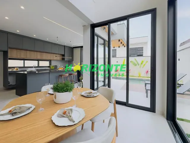 Casa com 250m² 4 quartos e 3 banheiros, à venda, no bairro Urbanova VII em São José dos Campos
