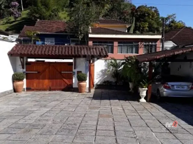 Casa com 4200m², à venda, no bairro Vila Militar em Petrópolis