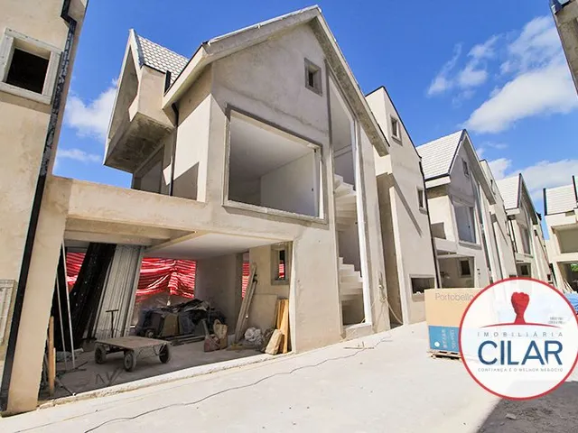 Casa 4 quartos e 5 banheiros, à venda, no bairro Ahú em Curitiba