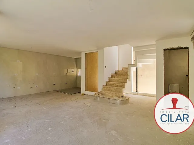 Casa 4 quartos e 5 banheiros, à venda, no bairro Ahú em Curitiba