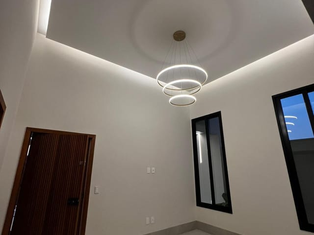 Casa com 360m² 3 quartos e 1 banheiro, à venda, no bairro Jardim Curitiba em Sinop