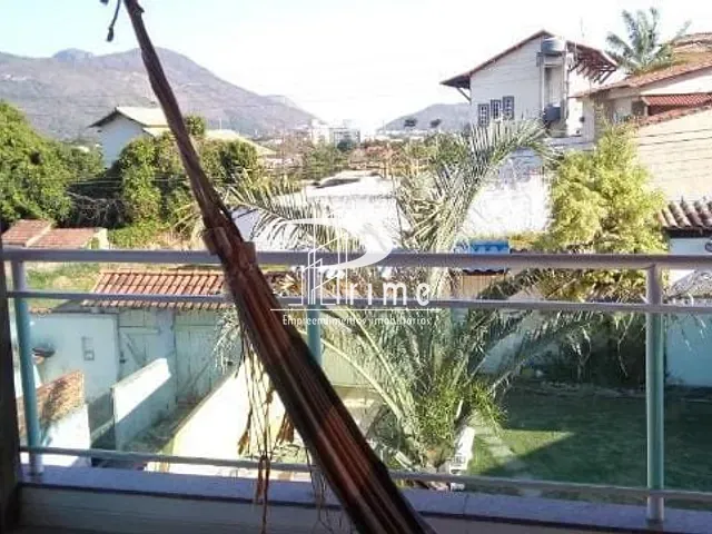 Casa com 450m² 4 quartos e 2 banheiros, à venda, no bairro Itaipu em Niterói