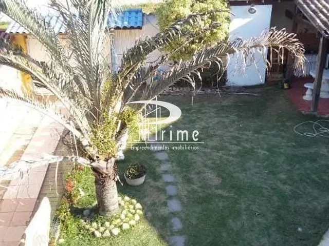 Casa com 450m² 4 quartos e 2 banheiros, à venda, no bairro Itaipu em Niterói