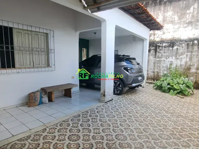 Casa com 200m² 5 quartos e 3 banheiros, à venda, no bairro Centro em Teresina