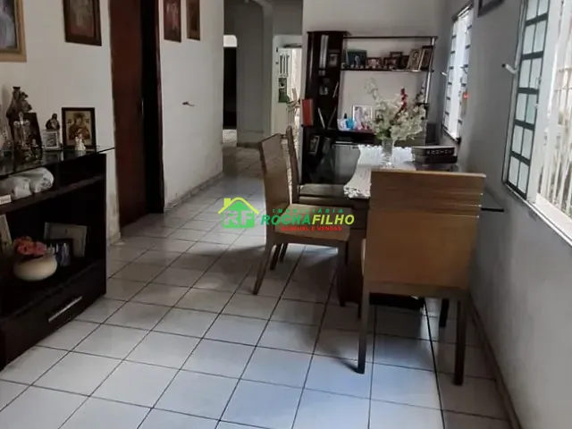 Casa com 200m² 5 quartos e 3 banheiros, à venda, no bairro Centro em Teresina