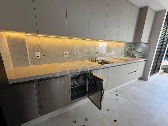 Casa com 303m² 3 quartos e 5 banheiros, à venda, no bairro Residencial Village Damha Rio Preto II em São José do Rio Preto