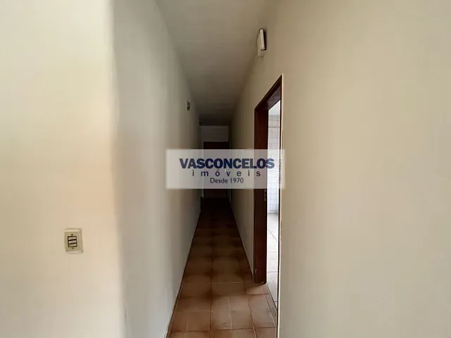 Casa com 250m² 3 quartos e 2 banheiros, para alugar, no bairro Jardim Alvorada em São José dos Campos