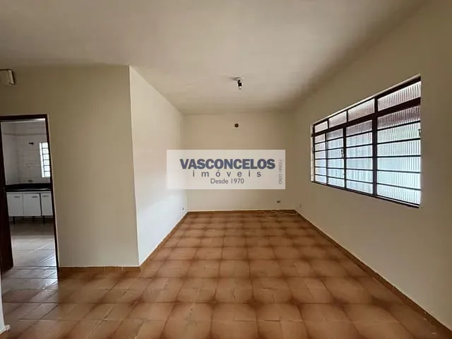 Casa com 250m² 3 quartos e 2 banheiros, para alugar, no bairro Jardim Alvorada em São José dos Campos