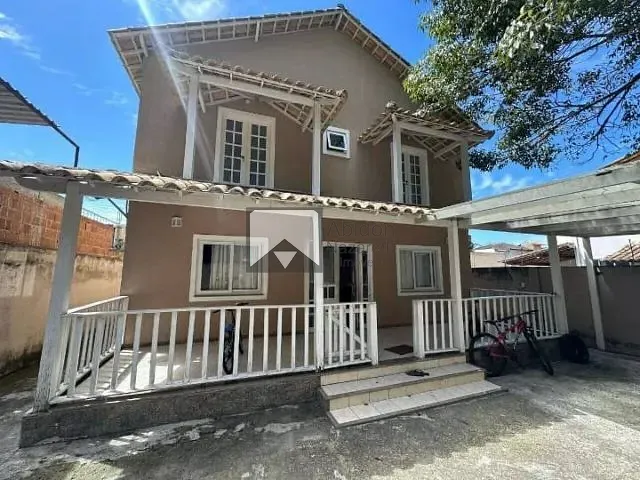 Casa com 337m² 5 quartos e 4 banheiros, à venda, no bairro Piratininga em Niterói