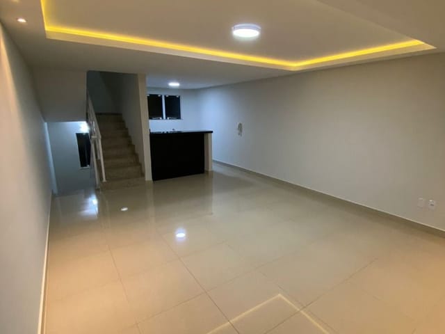 Casa com 110m² 2 quartos e 1 banheiro, à venda, no bairro Glória em Macaé