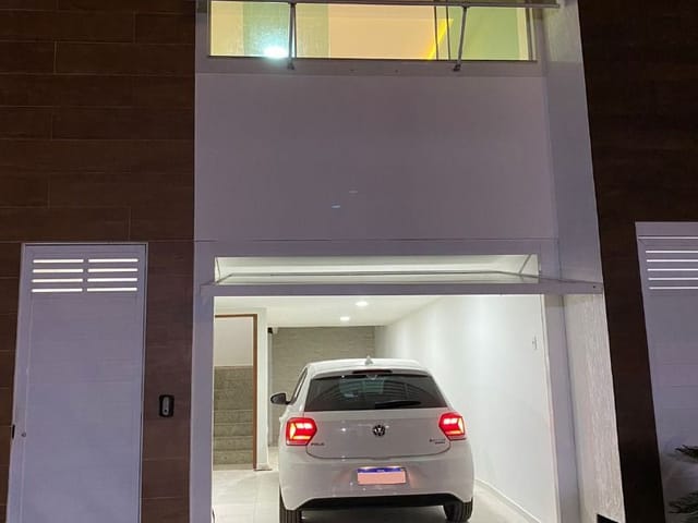 Casa com 110m² 2 quartos e 1 banheiro, à venda, no bairro Glória em Macaé