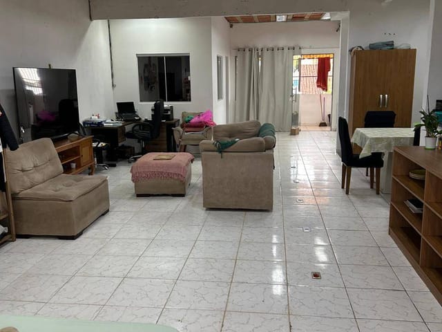 Casa com 210m² 2 quartos e 3 banheiros, à venda, no bairro Parque Jóquei Club em Campos dos Goytacazes