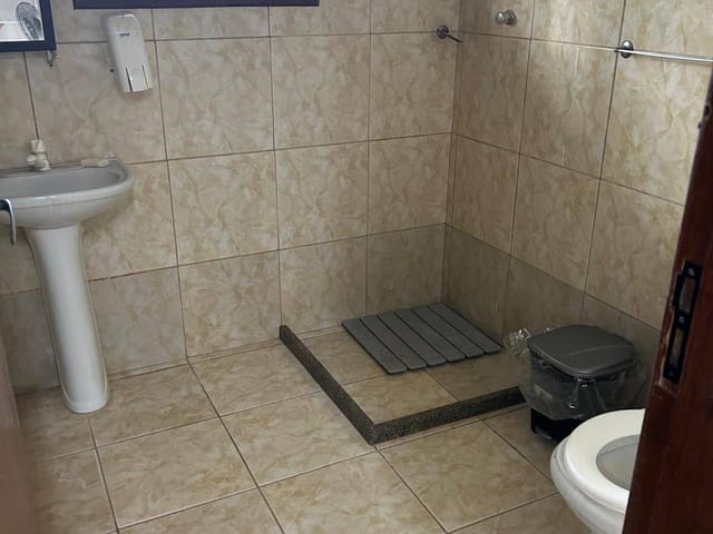 Casa com 210m² 2 quartos e 3 banheiros, à venda, no bairro Parque Jóquei Club em Campos dos Goytacazes