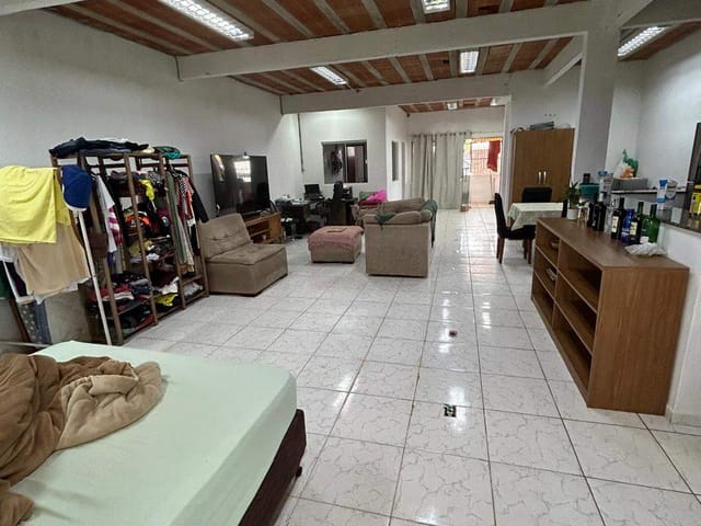 Casa com 210m² 2 quartos e 3 banheiros, à venda, no bairro Parque Jóquei Club em Campos dos Goytacazes