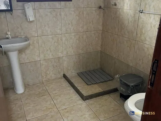 Casa com 210m² 2 quartos e 3 banheiros, à venda, no bairro Parque Jóquei Club em Campos dos Goytacazes