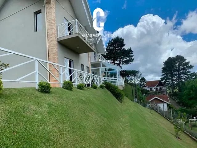 Casa com 1060m² 4 quartos e 4 banheiros, à venda, no bairro Alto do Capivari em Campos do Jordão