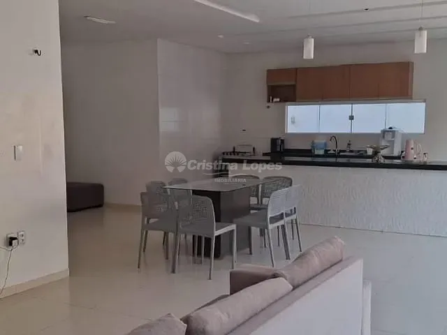 Casa com 750m² 3 quartos e 3 banheiros, à venda, no bairro Novo Uruguai em Teresina