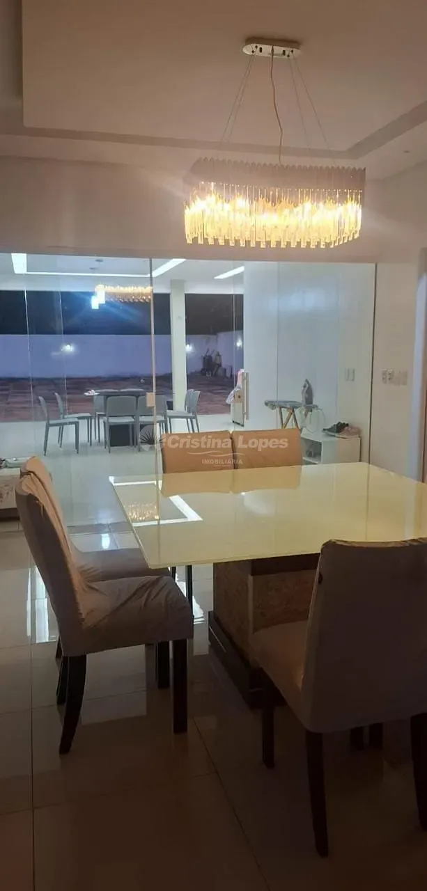 Casa, 3 quartos, 238 m² - Foto 1