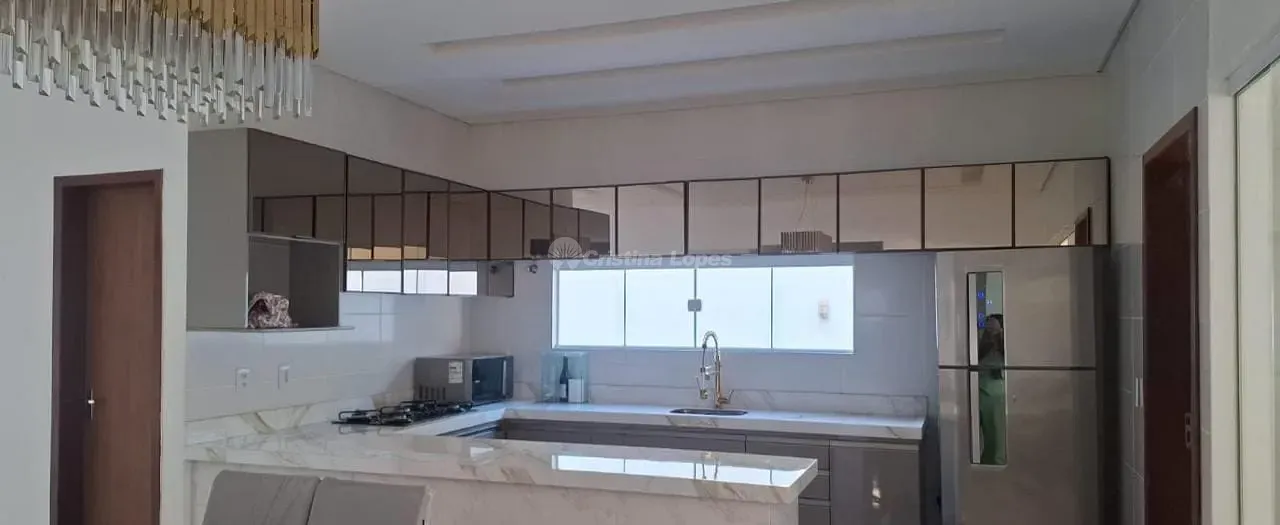 Casa, 3 quartos, 238 m² - Foto 4