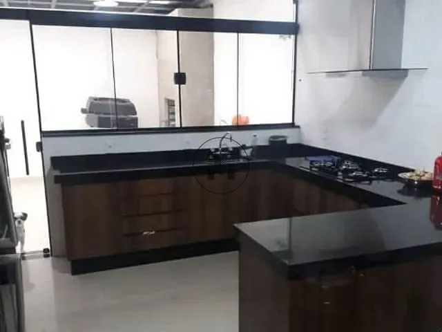 Casa com 250m² 3 quartos e 4 banheiros, à venda, no bairro Jardim Paraíba em Aparecida do Norte