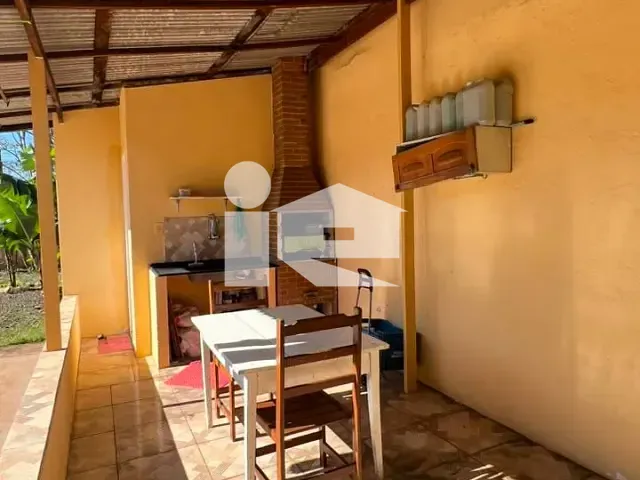 Casa com 316m² 2 quartos e 1 banheiro, à venda, no bairro Centro em Rolândia