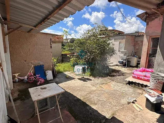 Casa 7 quartos e 4 banheiros, à venda, no bairro Alto Vera Cruz em Belo Horizonte