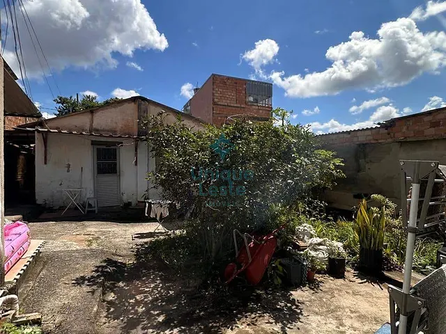 Casa 7 quartos e 4 banheiros, à venda, no bairro Alto Vera Cruz em Belo Horizonte