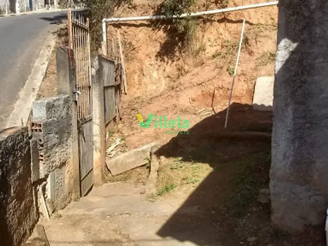 Casa à venda, no bairro Ribeiro em Itaquaquecetuba
