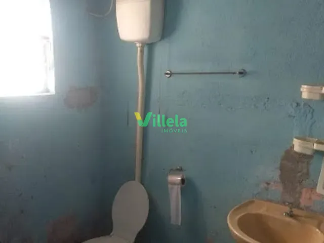 Casa à venda, no bairro Ribeiro em Itaquaquecetuba
