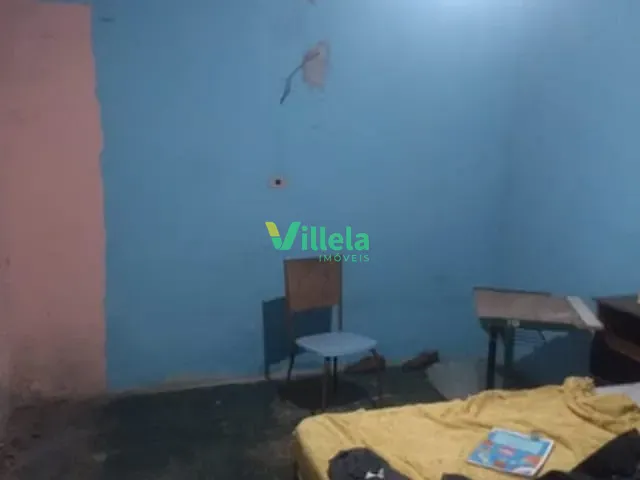 Casa à venda, no bairro Ribeiro em Itaquaquecetuba