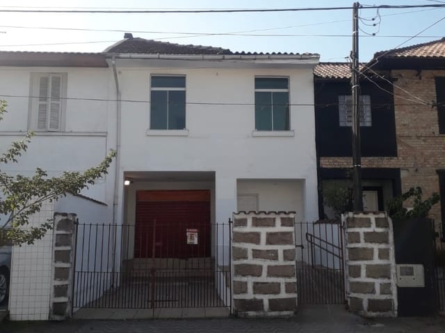 Casa com 335m², à venda, no bairro Vila Mathias em Santos