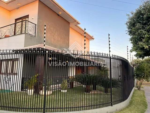 Sobrado 3 quartos e 4 banheiros, à venda, no bairro Aquarela Brasil Residencial em Sinop