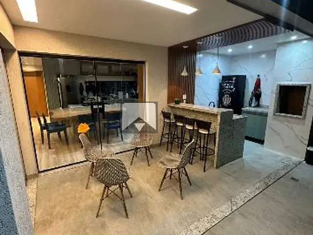 Casa com 413m² 4 quartos e 3 banheiros, à venda, no bairro Ubatiba em Maricá