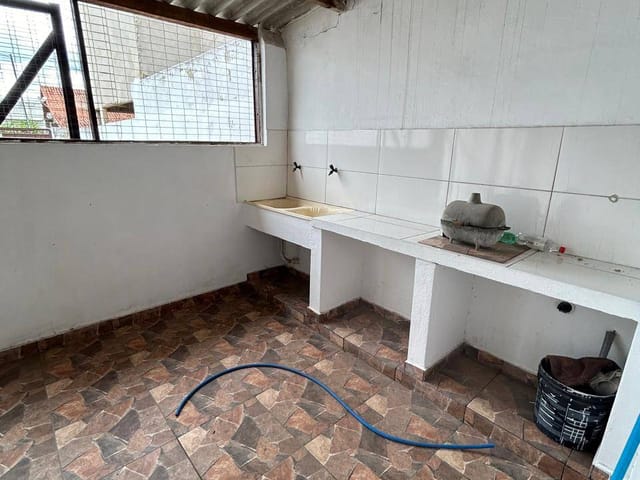 Casa com 200m² 1 quarto e 2 banheiros, à venda, no bairro Parque Jóquei Club em Campos dos Goytacazes