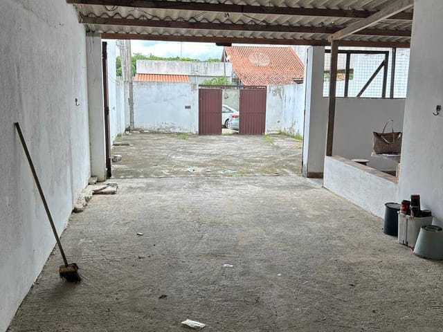 Casa com 200m² 1 quarto e 2 banheiros, à venda, no bairro Parque Jóquei Club em Campos dos Goytacazes