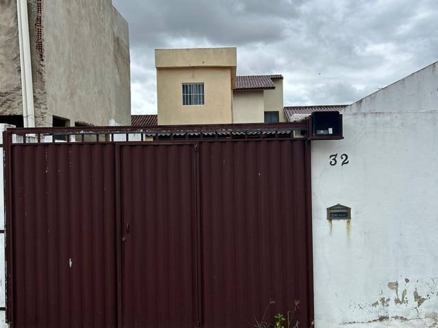 Casa com 200m² 1 quarto e 2 banheiros, à venda, no bairro Parque Jóquei Club em Campos dos Goytacazes