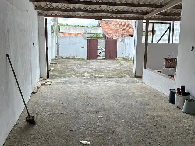 Casa com 200m² 1 quarto e 2 banheiros, à venda, no bairro Parque Jóquei Club em Campos dos Goytacazes