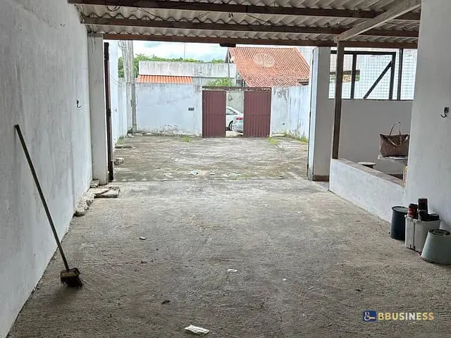 Casa com 200m² 1 quarto e 2 banheiros, à venda, no bairro Parque Jóquei Club em Campos dos Goytacazes