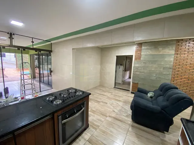 Casa com 350m² 3 quartos e 3 banheiros, à venda, no bairro Jardim Kiri em Apucarana