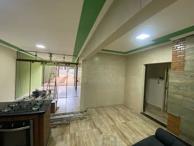 Casa com 350m² 3 quartos e 3 banheiros, à venda, no bairro Jardim Kiri em Apucarana