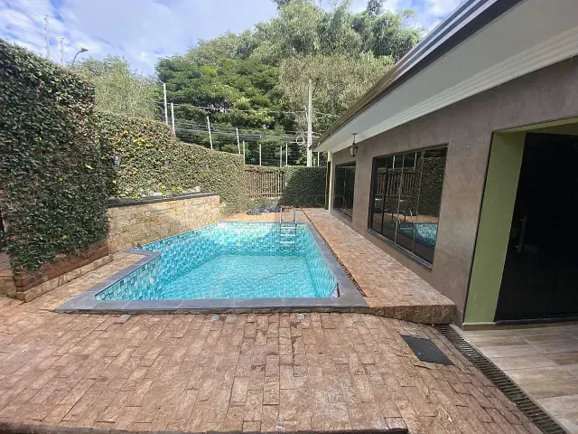 Casa com 350m² 3 quartos e 3 banheiros, à venda, no bairro Jardim Kiri em Apucarana