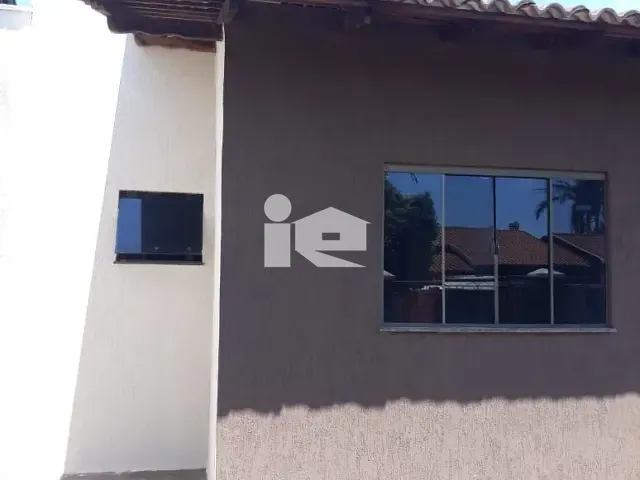 Casa 2 quartos e 1 banheiro, para alugar, no bairro Conjunto Habitacional Santiago em Rolândia