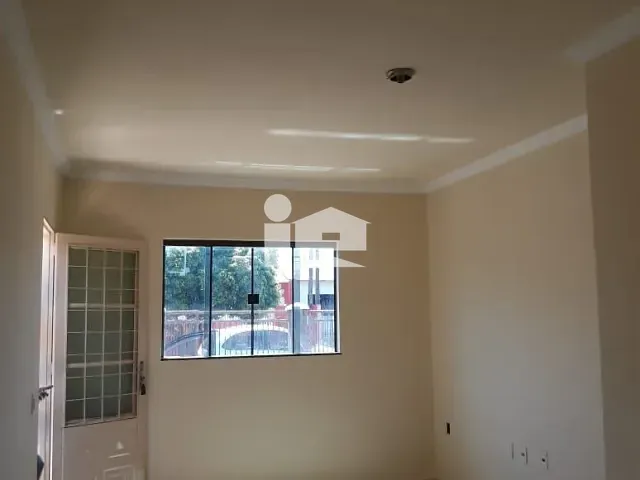 Casa 2 quartos e 1 banheiro, para alugar, no bairro Conjunto Habitacional Santiago em Rolândia