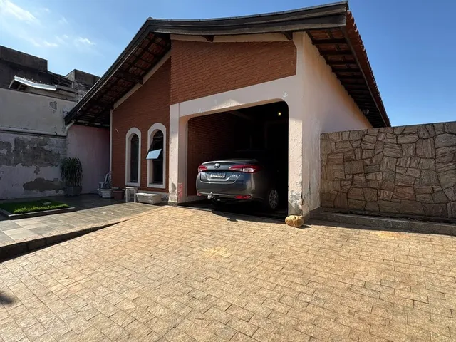 Casa com 300m² 3 quartos e 2 banheiros, à venda, no bairro Vila Bertini em Americana
