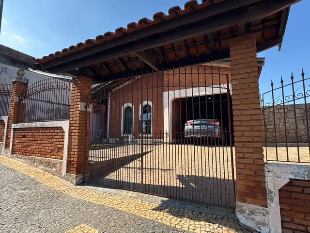 Casa com 300m² 3 quartos e 2 banheiros, à venda, no bairro Vila Bertini em Americana