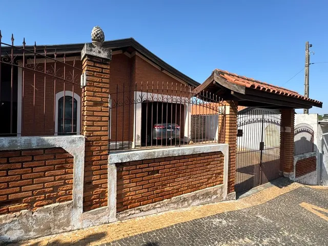Casa com 300m² 3 quartos e 2 banheiros, à venda, no bairro Vila Bertini em Americana